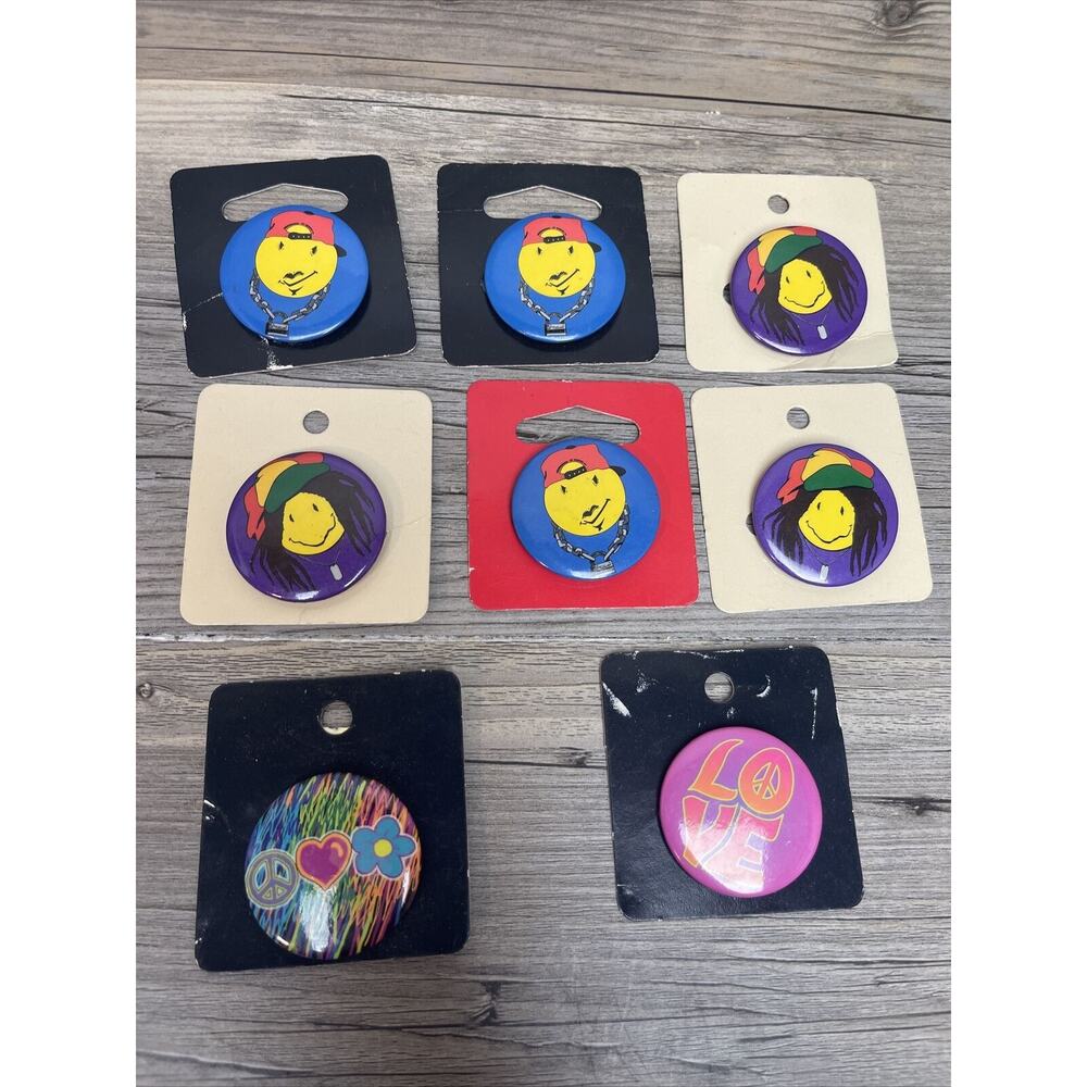 8 Vintage Pins Collectibles Faces And Peace & Love